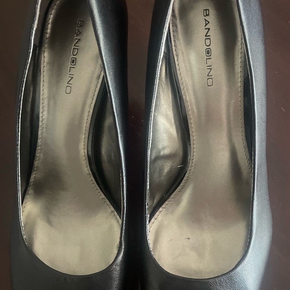 Bandolino Classic Black Heels